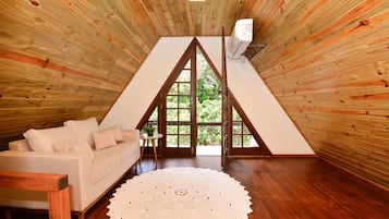 Chalet | Living area | TV