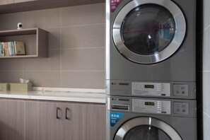 Lobby lounge - HanTing Hotel (Qinhuangdao Development Zone Yanshan University) (Qinhuangdao)