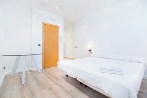 Bügeleisen/Bügelbrett, WLAN, Bettwäsche