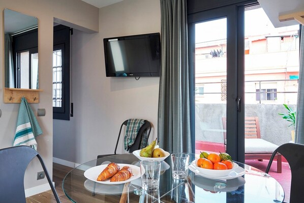 Dining - FABRA SA1 - One Bedroom Apartment, Sleeps 2 (Barcelona)