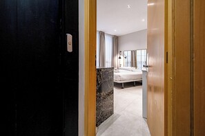 Iron/ironing board, WiFi, bed sheets - TIRADORS 1 · Monthly Studio in Born with balcony (Barcelona)