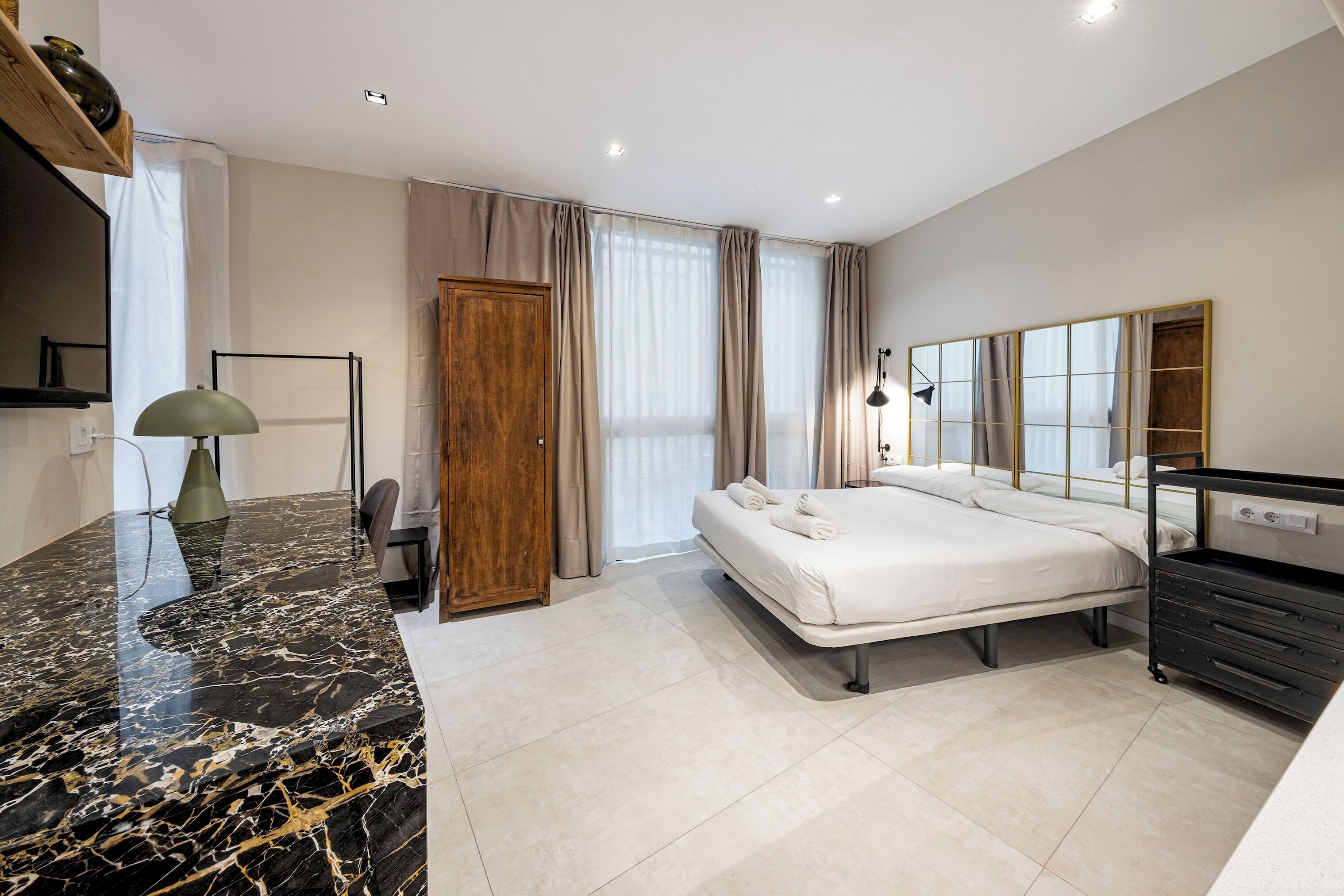 Bügeleisen/Bügelbrett, WLAN, Bettwäsche