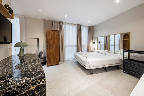 Fer et planche à repasser, Wi-Fi, literie fournie