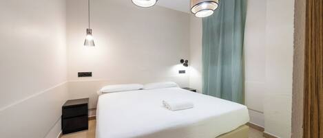 Fer et planche à repasser, Wi-Fi, draps fournis