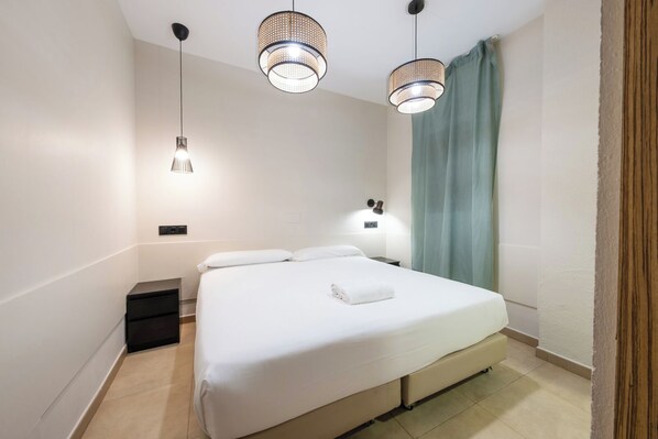 Bügeleisen/Bügelbrett, WLAN, Bettwäsche