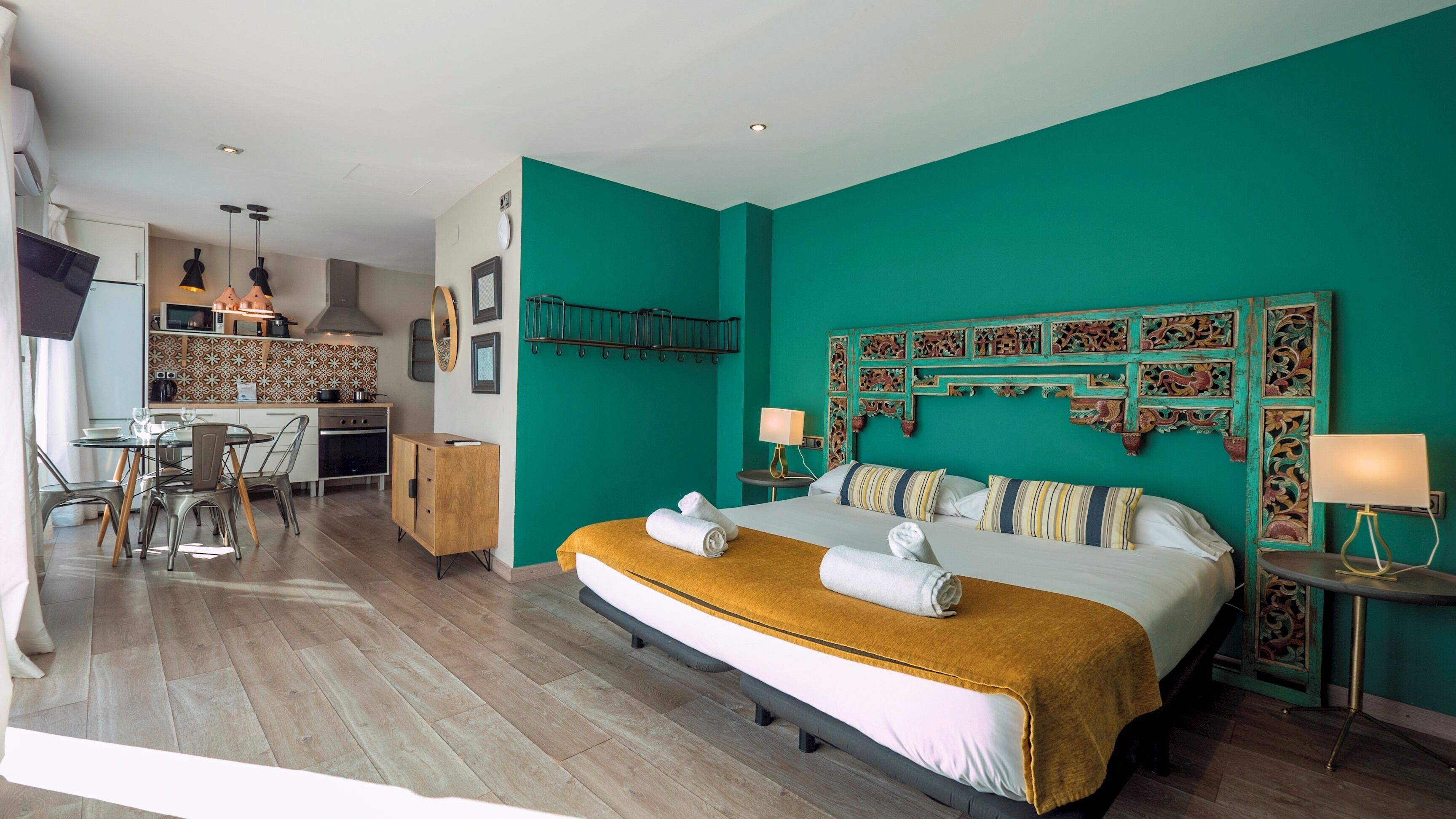 Iron/ironing board, free WiFi, bed sheets