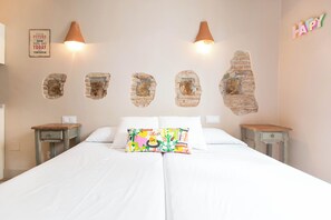 Iron/ironing board, free WiFi, bed sheets