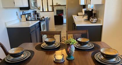 Charming, vintage 3-bedroom house in Arvada with AC