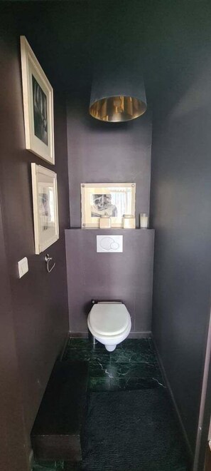 Een douche, handdoeken