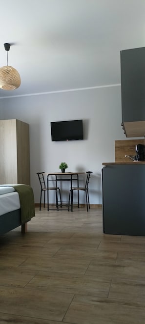 Deluxe Studio Suite | Hypo-allergenic bedding, individually decorated, free cribs/infant beds