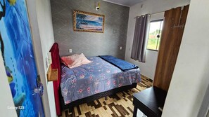 1 habitación, tabla de planchar con plancha y wifi