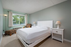 3 bedrooms, iron/ironing board, free WiFi, bed sheets - Heart of Downtown Rehoboth Walk to Ocean Boardwalk (Rehoboth Beach)