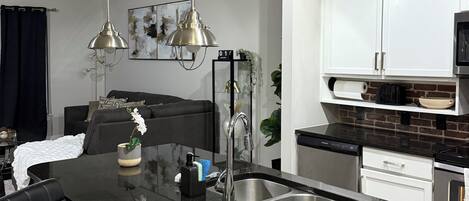 ميكروويف، فرن، موقد طهي مسطح، غسالة أطباق