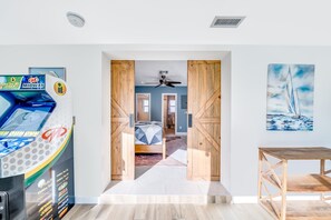 4 bedrooms, iron/ironing board, travel crib, free WiFi