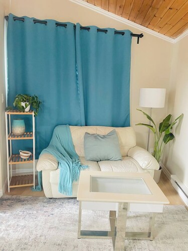 private suite (the skylight)