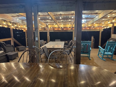 Lakefront quiet Charming 3-bedroom house with WiFi and AC in serene Shreveport.