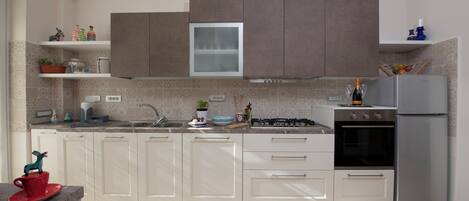 Fridge, microwave, oven, stovetop