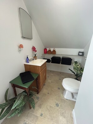 Umweltfreundliche Kosmetikartikel, Handtücher, Toilettenpapier