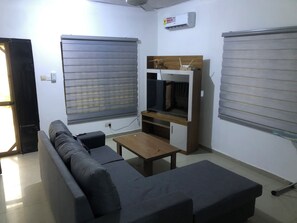 Smart TV - Feel Relaxation in Kwabenya a city near the gold mines of eastern Ghana (Accra)