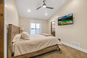 Interior - Kings Retreat (Island Park)