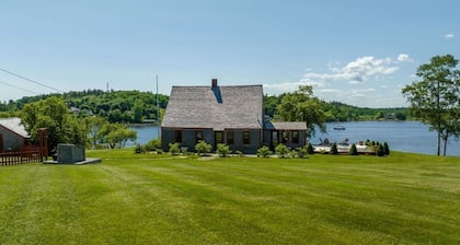 Historic Cottage on Perfect Ocean Shores