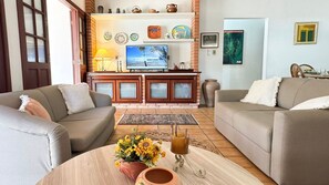 Biệt thự | Khu phòng khách | TV