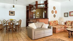 Villa | Vardagsrum | Tv