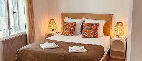 2 dormitorios, tabla de planchar con plancha, wifi y ropa de cama