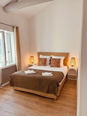 2 soverom, strykejern/-brett, wi-fi og sengetøy