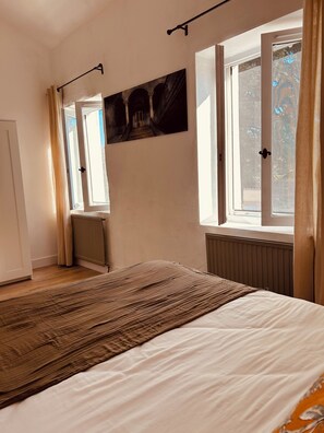 2 間睡房、熨斗/熨衫板、Wi-Fi、床單