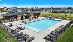 Pool - Charming 3-bedroom furnished house with WiFi, AC in superb Star, Idaho (Star)