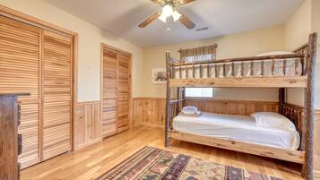 3 bedrooms, free WiFi, bed sheets