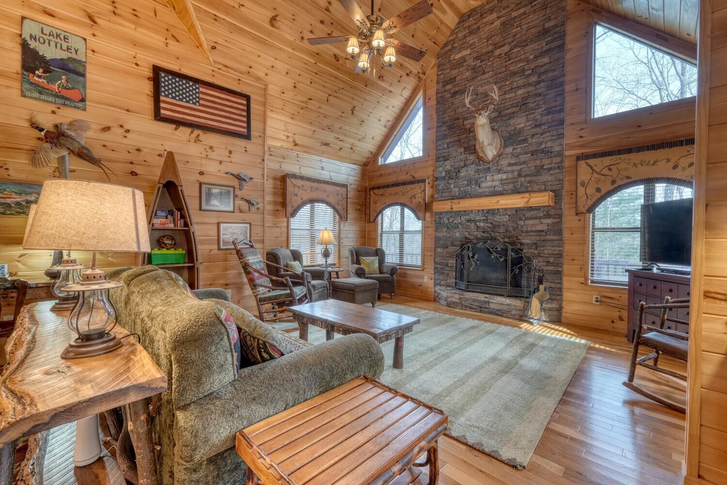 Smart TV, fireplace, DVD player, ping pong