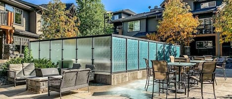 屋外ダイニングエリア