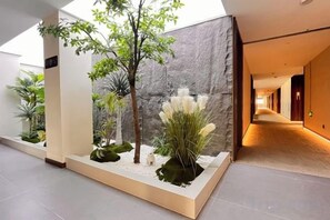 Unclassified image, 5 of 11, button - Xingji Hotel (Tiantai County)