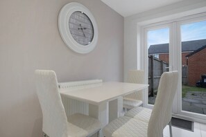 Dining - New! Spacious Retreat for 10 Perfect for Families! (Bowburn)