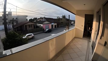 Căn hộ dành cho gia đình | Hiên