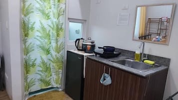 1 bedroom, desk, laptop workspace, free WiFi