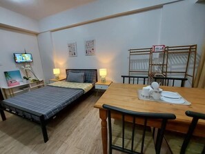 Basic Apartment, Balcony | 1 bedroom, desk, laptop workspace, free WiFi