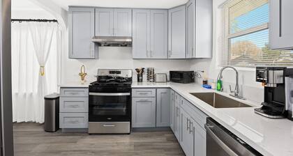 Orange Grove Farmhouse in Lake Elsinore