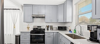 Orange Grove Farmhouse in Lake Elsinore