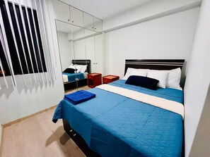 3 bedrooms, iron/ironing board, WiFi, bed sheets