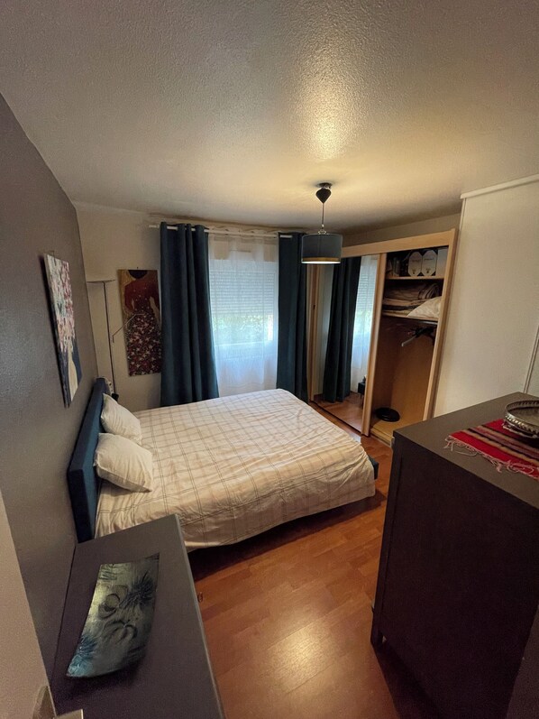 1 多间卧室、WiFi、床单