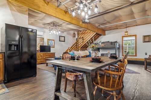 Davy Jones' Loft, Treehouse, and Treasure Hunt!