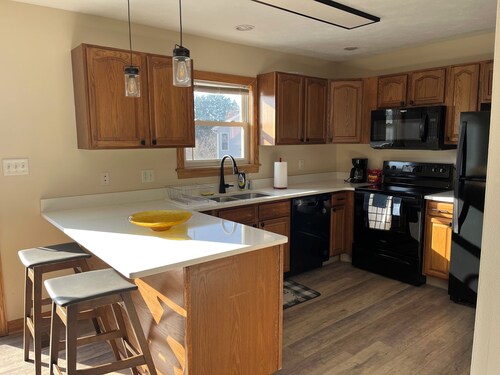 Only 10 min from WVU!