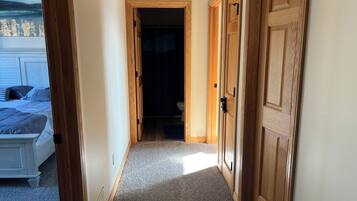 3 quartos, Wi-Fi de cortesia, roupa de cama