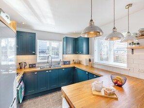 Lave-vaisselle, chaise haute