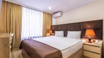 Standard Room, City View | Egyptian cotton sheets, premium bedding, minibar, in-room safe