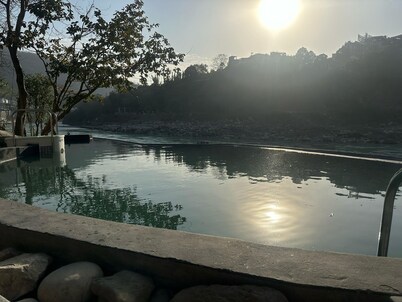 Ultimate Luxury with Infinity Pool & Private Ghat