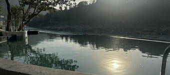 Ultimate Luxury with Infinity Pool & Private Ghat
